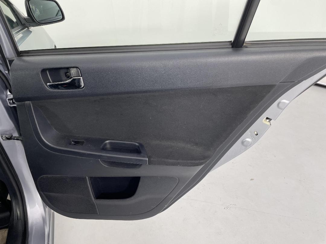 Photo '19' of Mitsubishi Galant