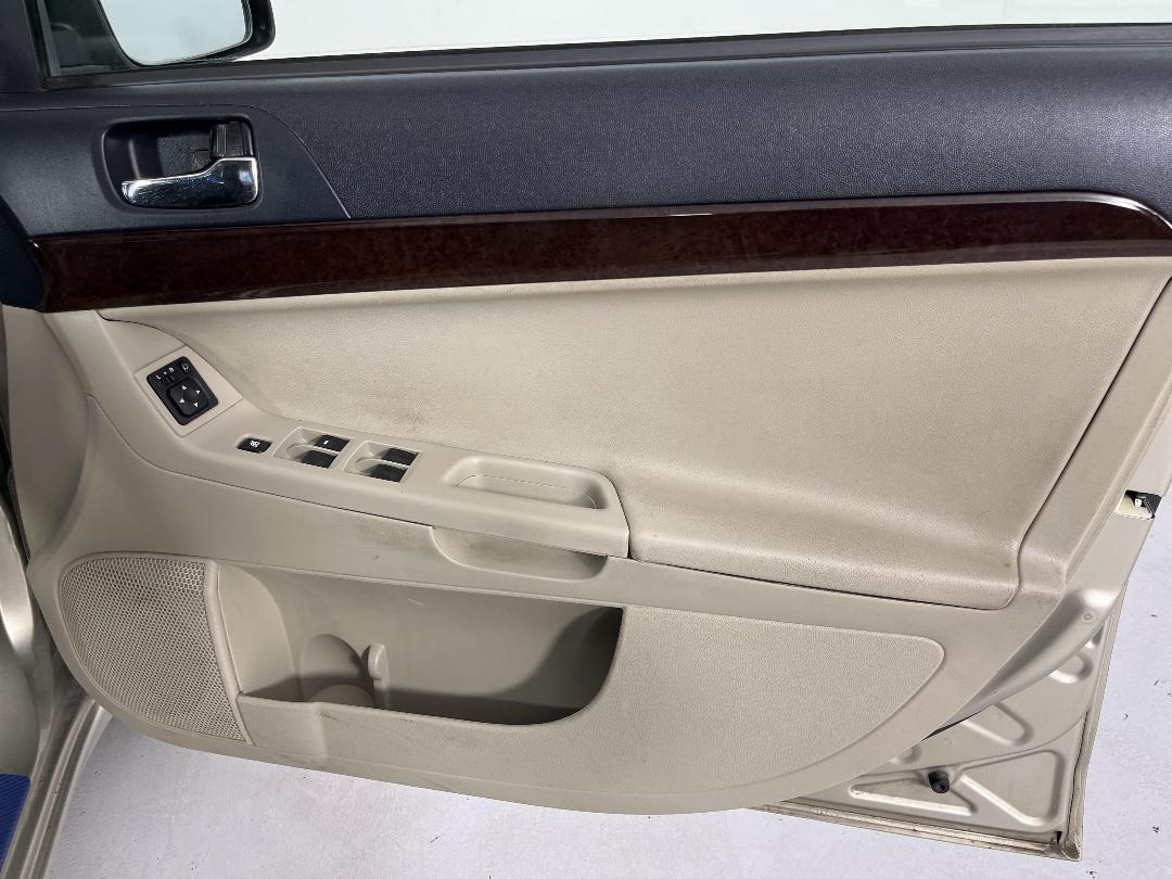 Photo '15' of Mitsubishi Galant