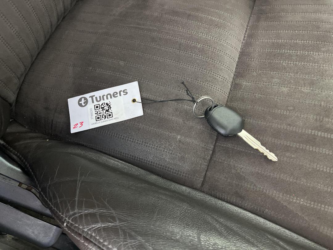 Photo '22' of Mitsubishi Galant