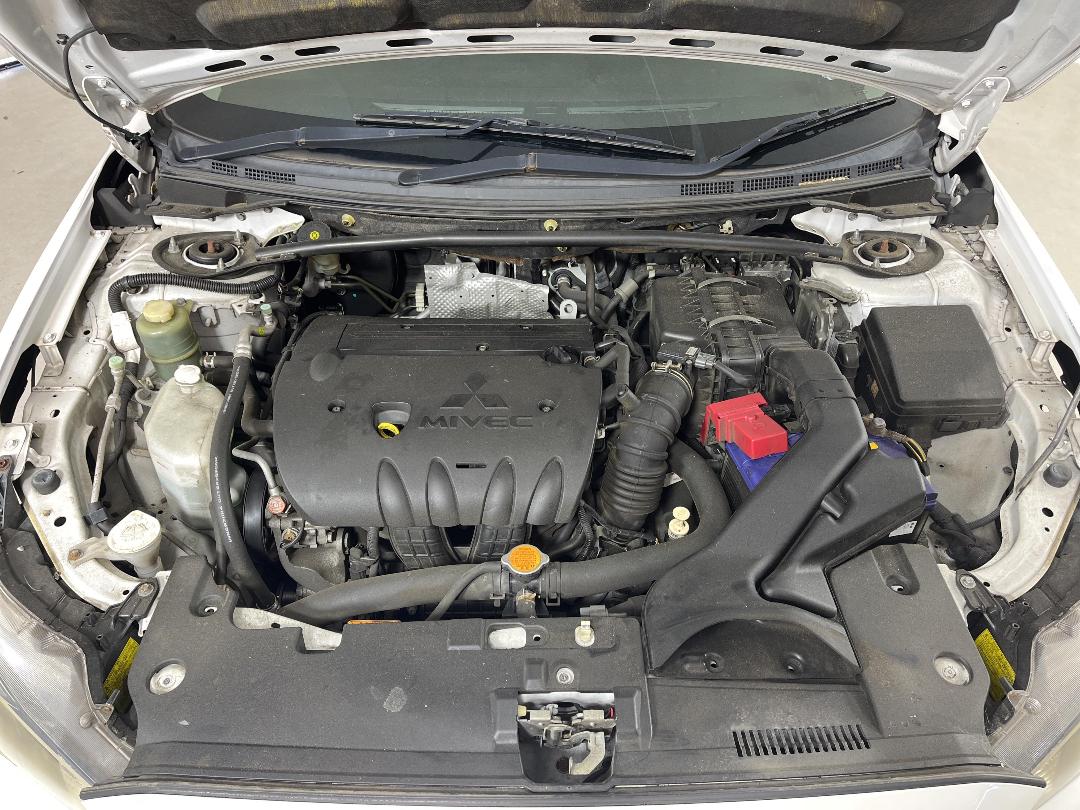 Photo '13' of Mitsubishi Galant Photo '13' of Mitsubishi Galant