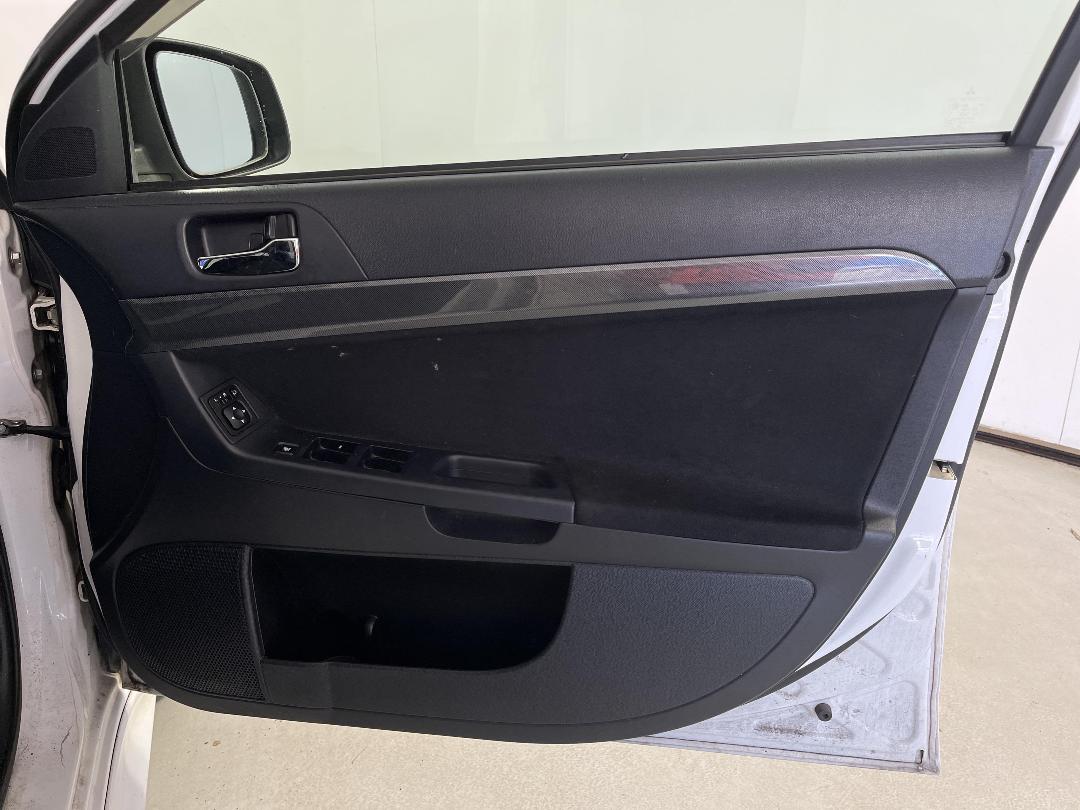 Photo '15' of Mitsubishi Galant Photo '15' of Mitsubishi Galant