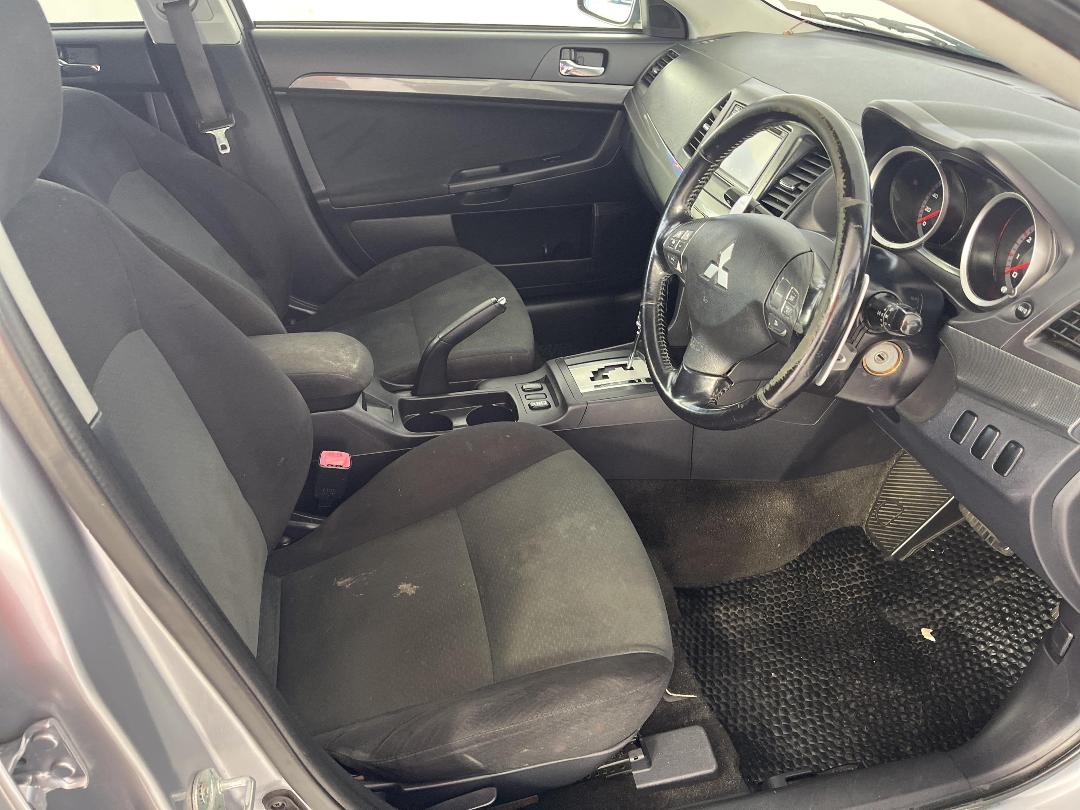 Photo '16' of Mitsubishi Galant Photo '16' of Mitsubishi Galant