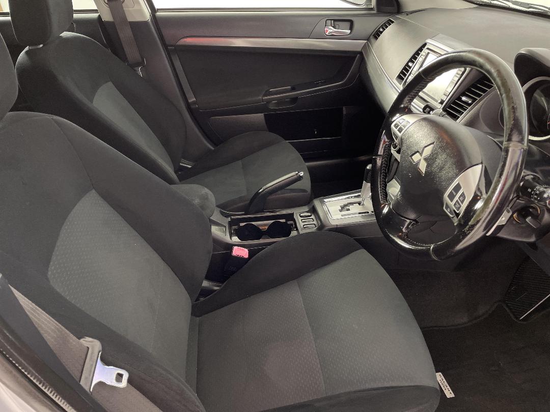 Photo '16' of Mitsubishi Galant