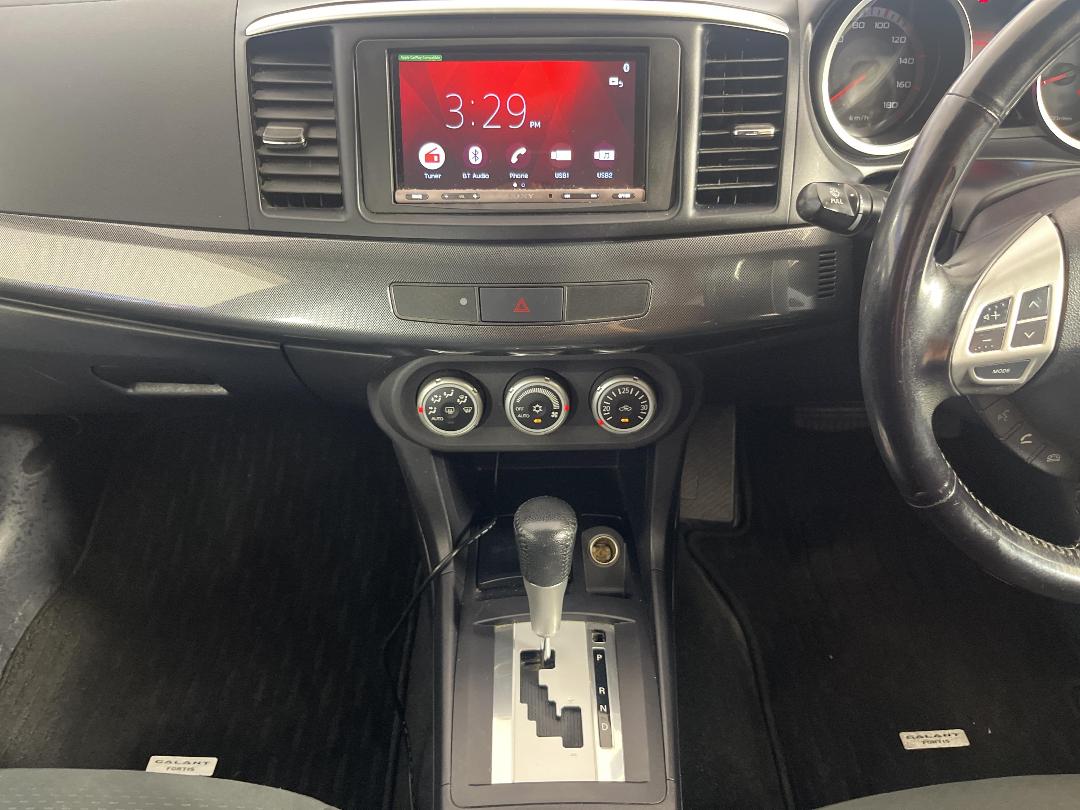 Photo '18' of Mitsubishi Galant Photo '18' of Mitsubishi Galant