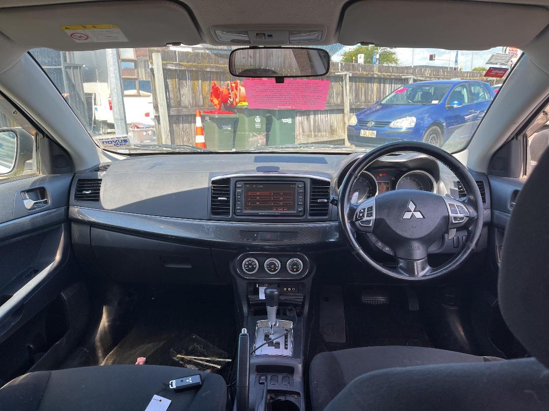 Photo '15' of Mitsubishi Galant Fortis Photo '15' of Mitsubishi Galant Fortis