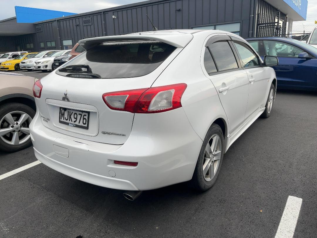 Photo '3' of Mitsubishi Galant Fortis Photo '3' of Mitsubishi Galant Fortis