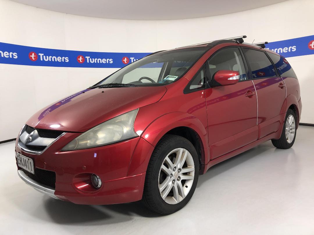 Photo '4' of Mitsubishi Grandis