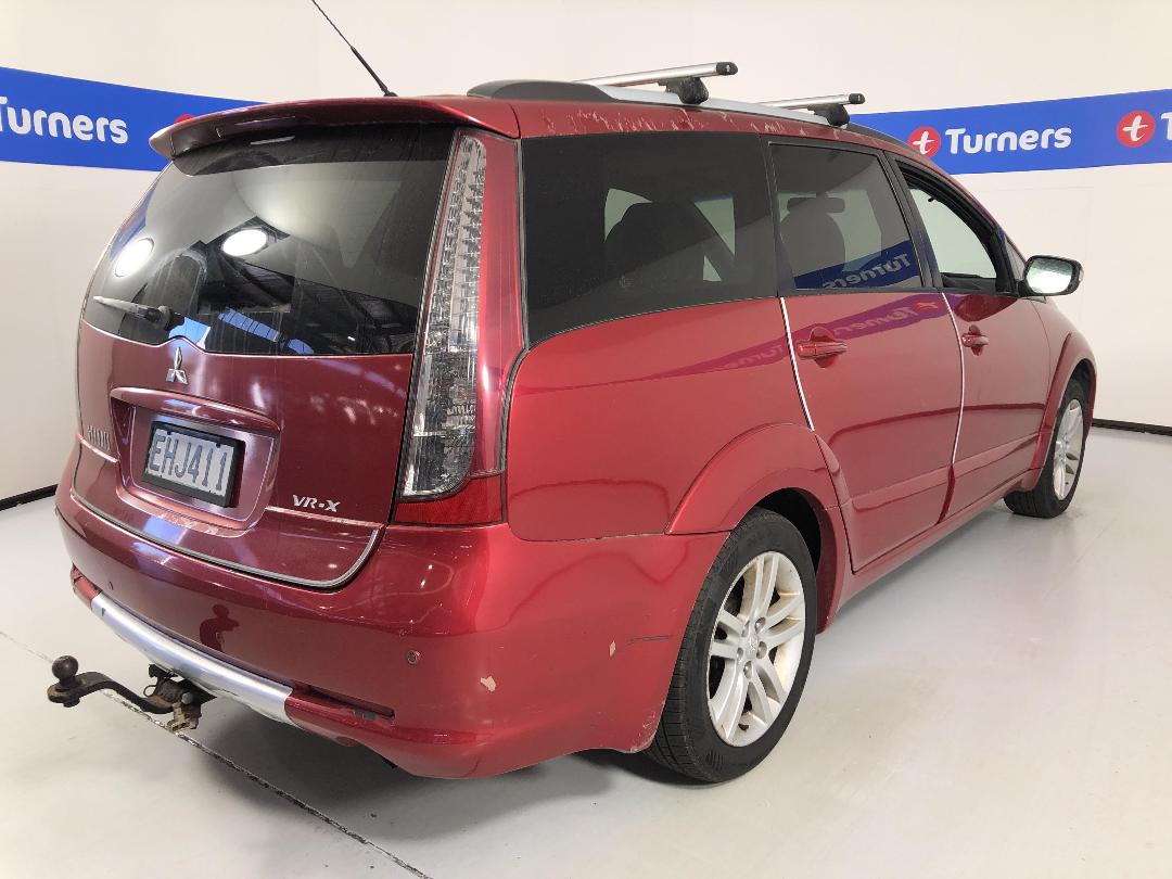 Photo '7' of Mitsubishi Grandis