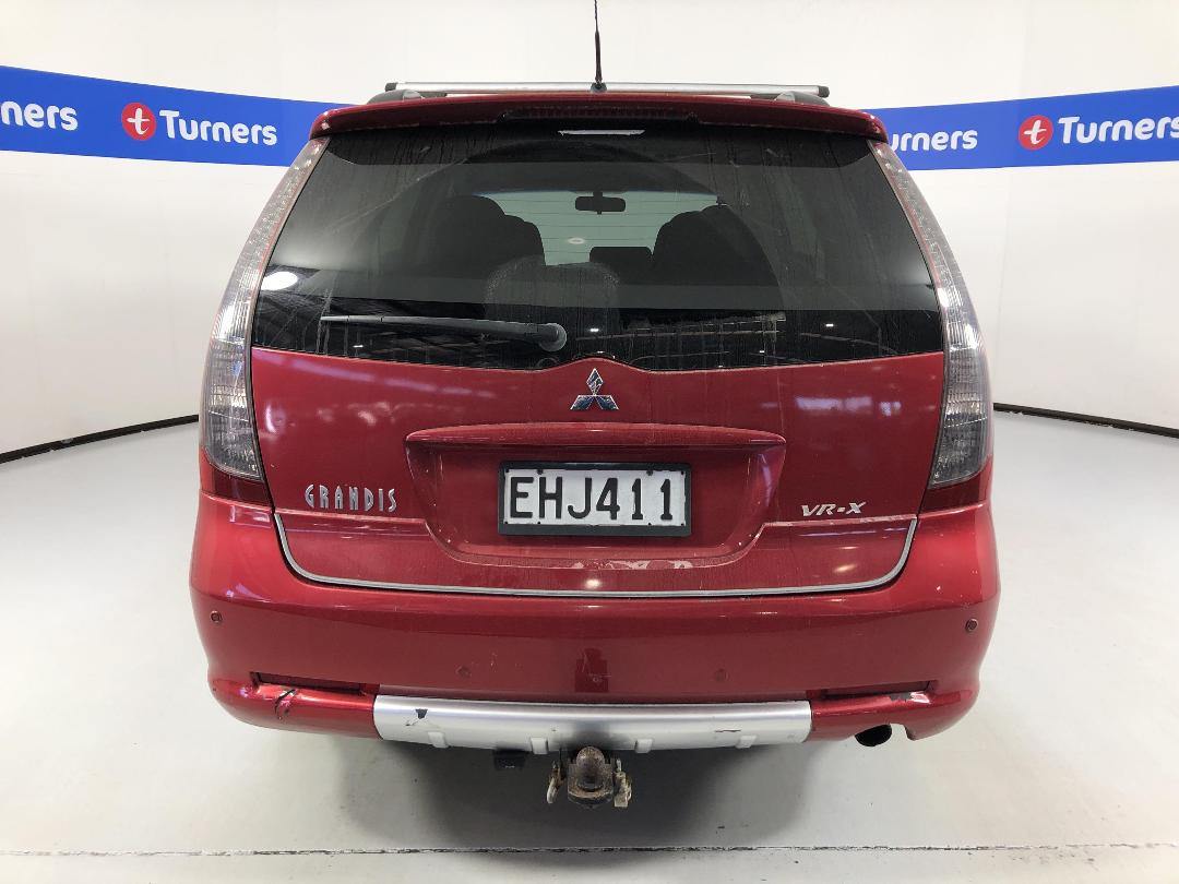 Photo '6' of Mitsubishi Grandis