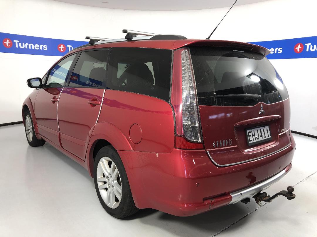 Photo '5' of Mitsubishi Grandis