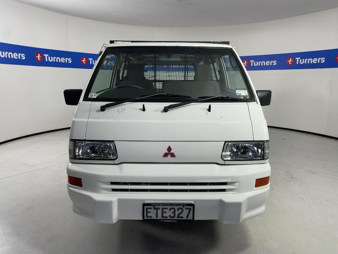 Photo '2' of Mitsubishi L300