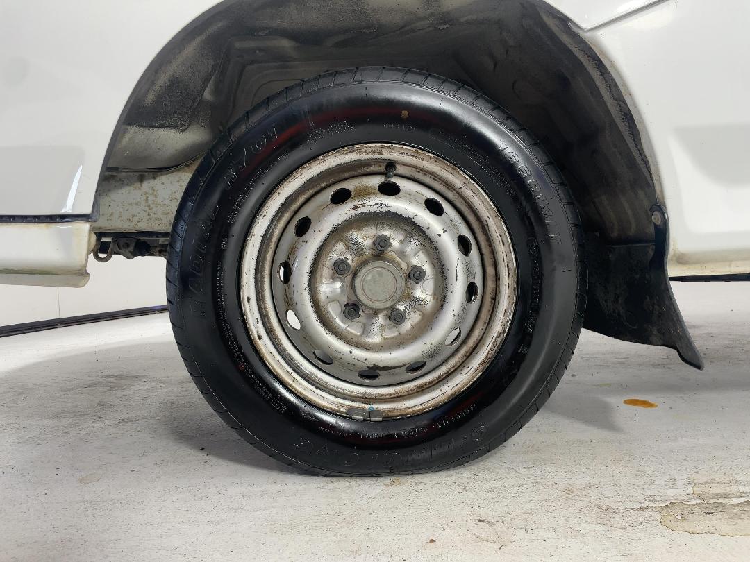 Photo '10' of Mitsubishi L300