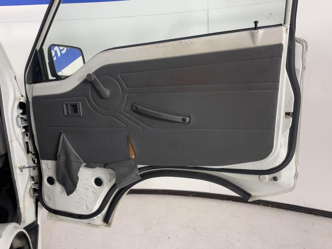 Photo '15' of Mitsubishi L300