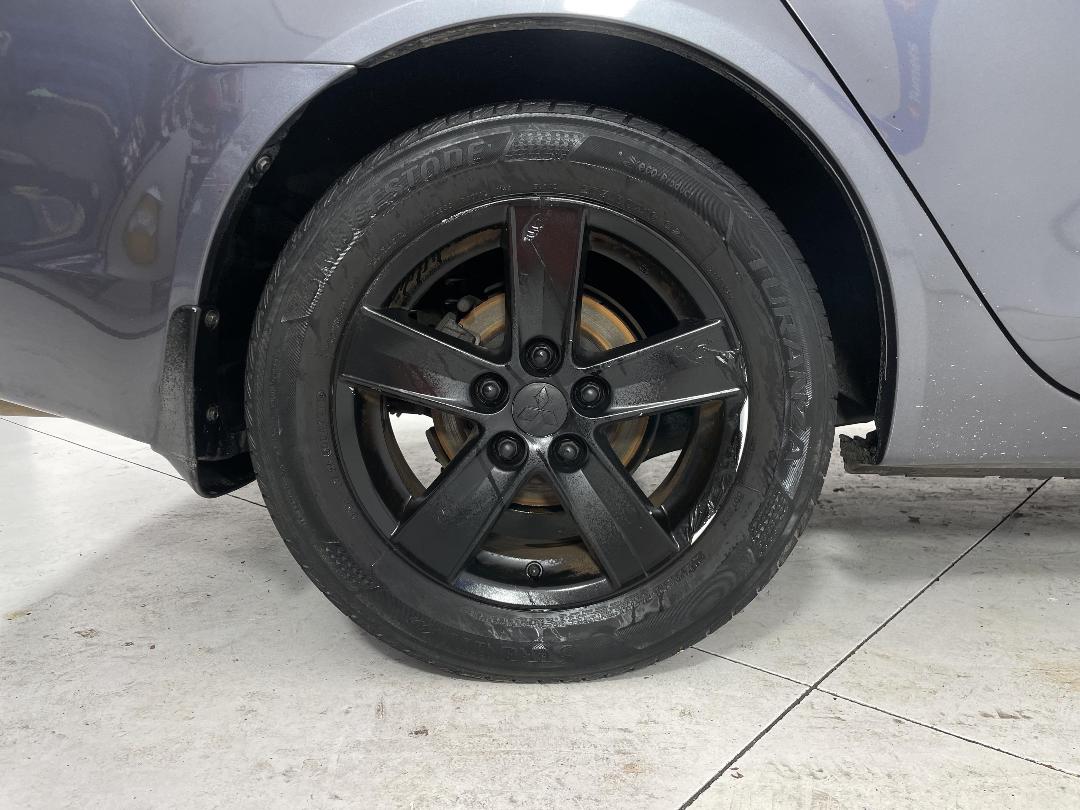 Photo '12' of Mitsubishi Lancer