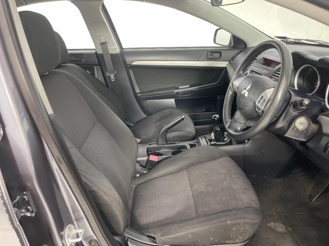 Photo '16' of Mitsubishi Lancer