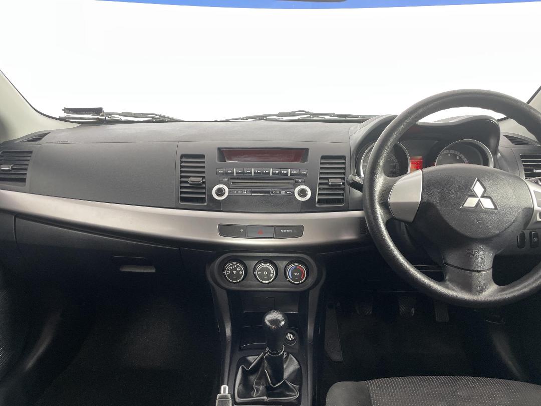 Photo '17' of Mitsubishi Lancer