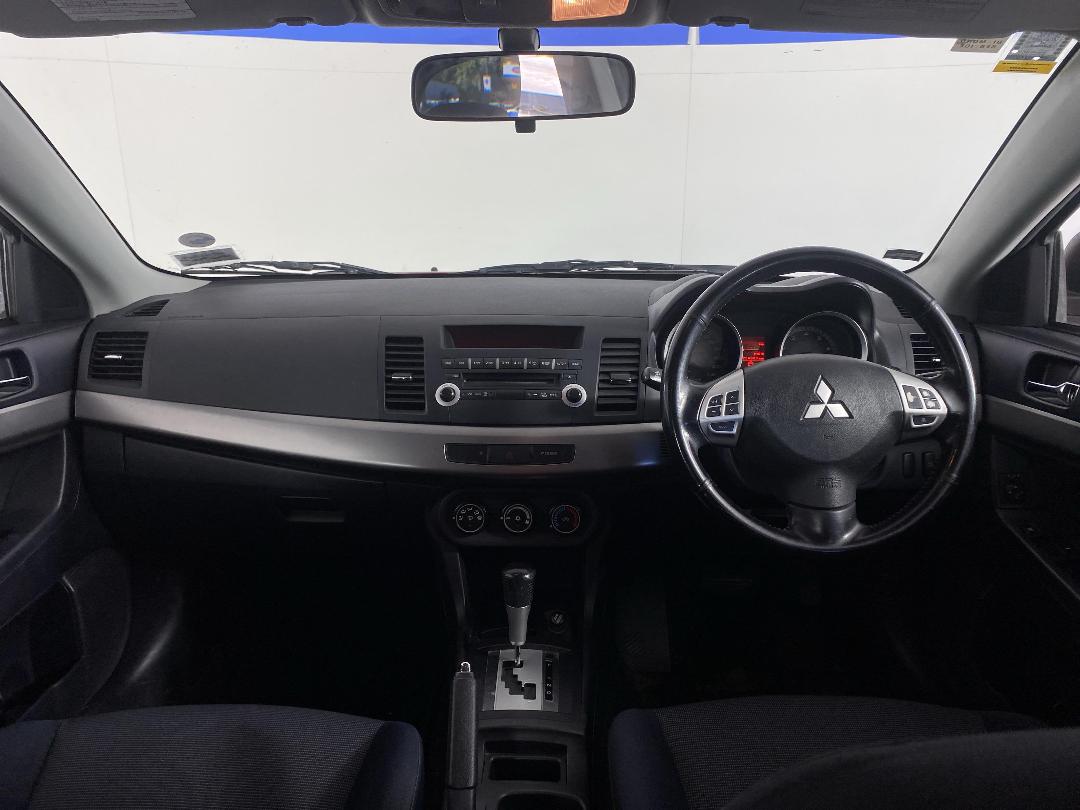 Photo '17' of Mitsubishi Lancer