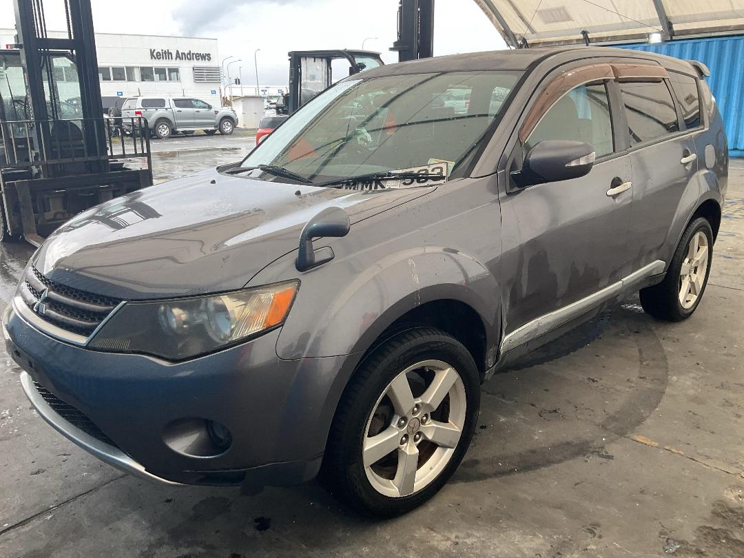 Photo '3' of Mitsubishi Outlander Photo '3' of Mitsubishi Outlander