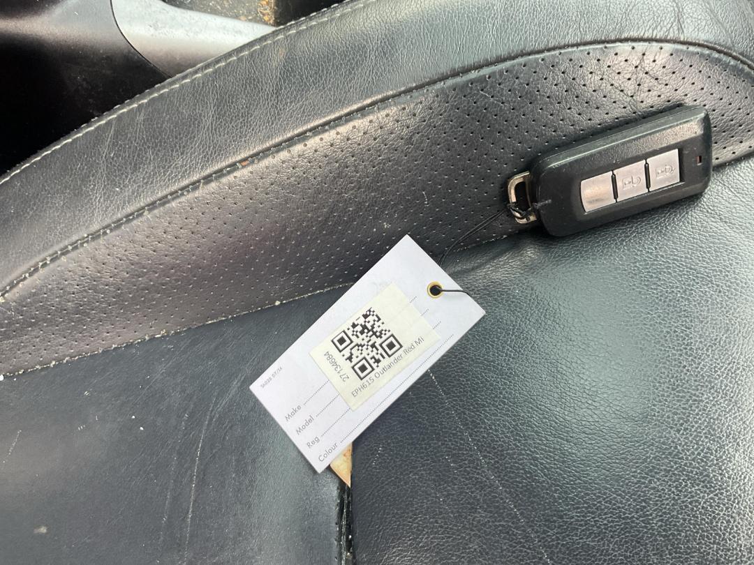 Photo '15' of Mitsubishi Outlander VRX