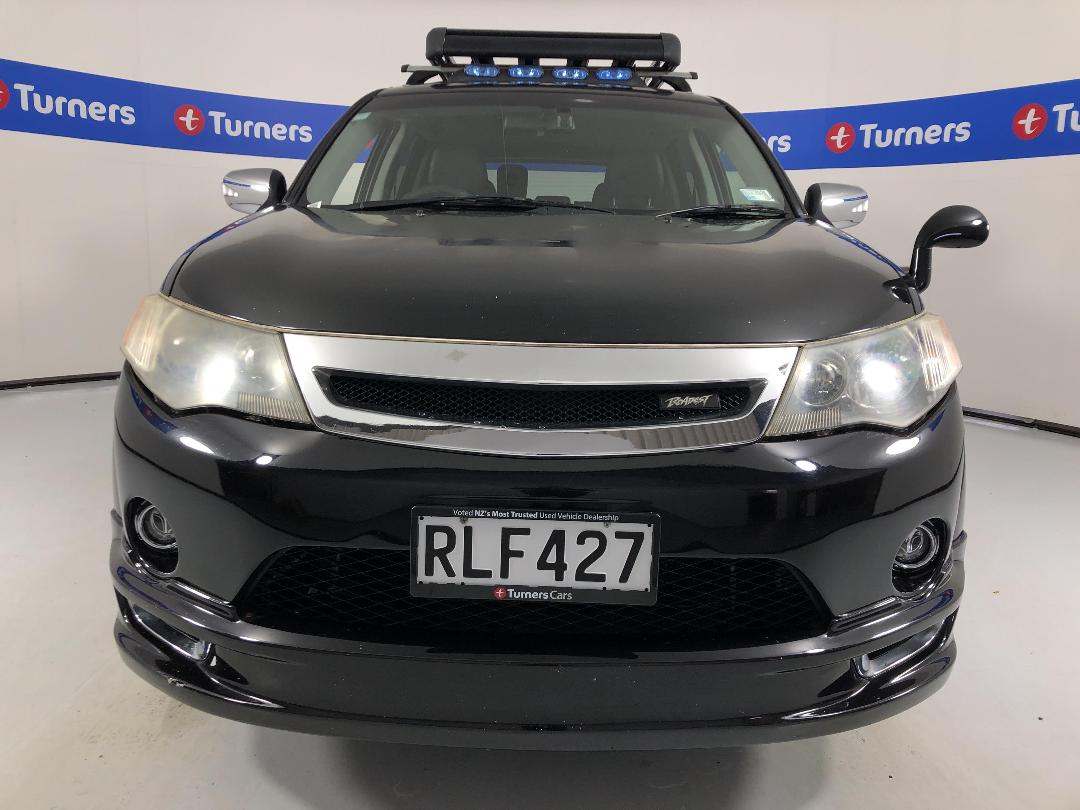 Photo '2' of Mitsubishi Outlander Photo '2' of Mitsubishi Outlander