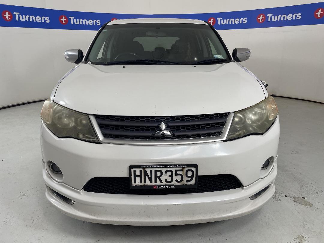 Photo '2' of Mitsubishi Outlander Photo '2' of Mitsubishi Outlander