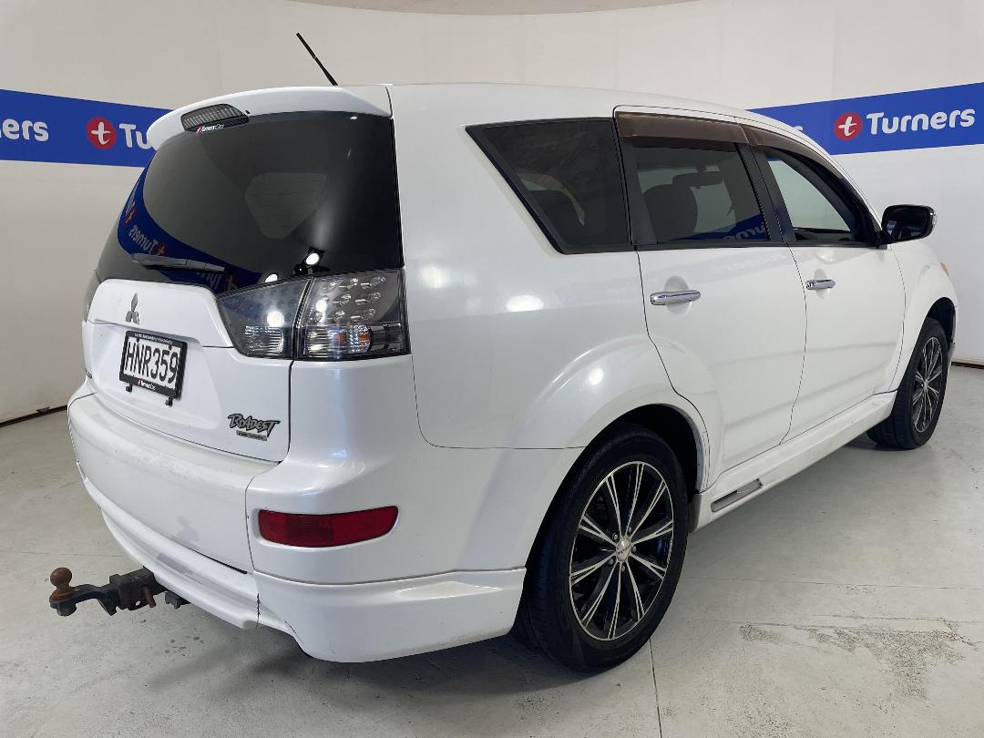 Photo '7' of Mitsubishi Outlander Photo '7' of Mitsubishi Outlander