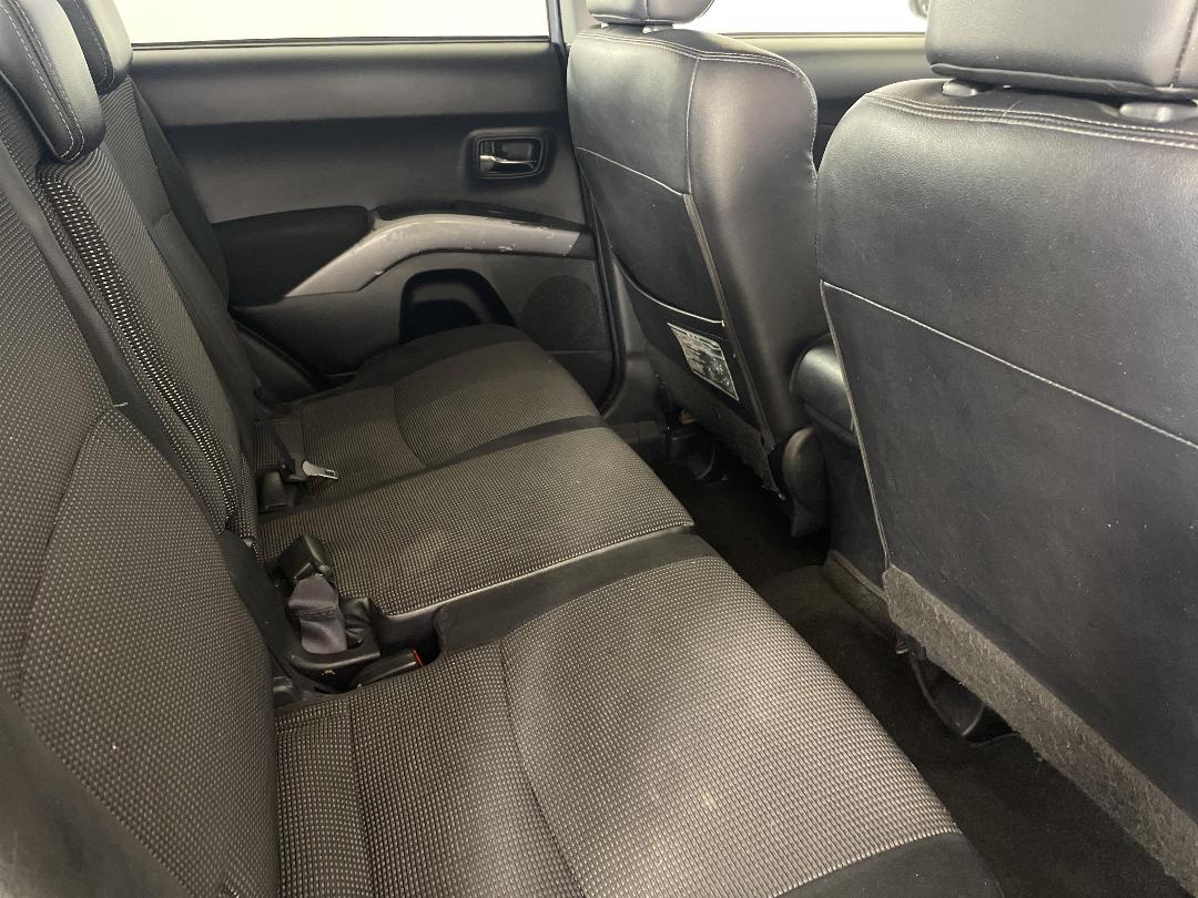 Photo '20' of Mitsubishi Outlander Photo '20' of Mitsubishi Outlander