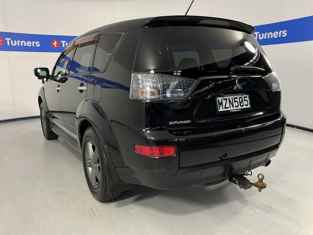 Photo '5' of Mitsubishi Outlander Photo '5' of Mitsubishi Outlander