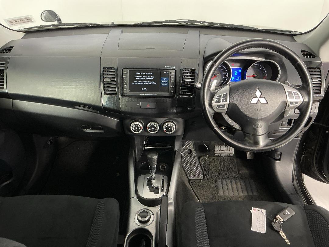 Photo '17' of Mitsubishi Outlander Photo '17' of Mitsubishi Outlander