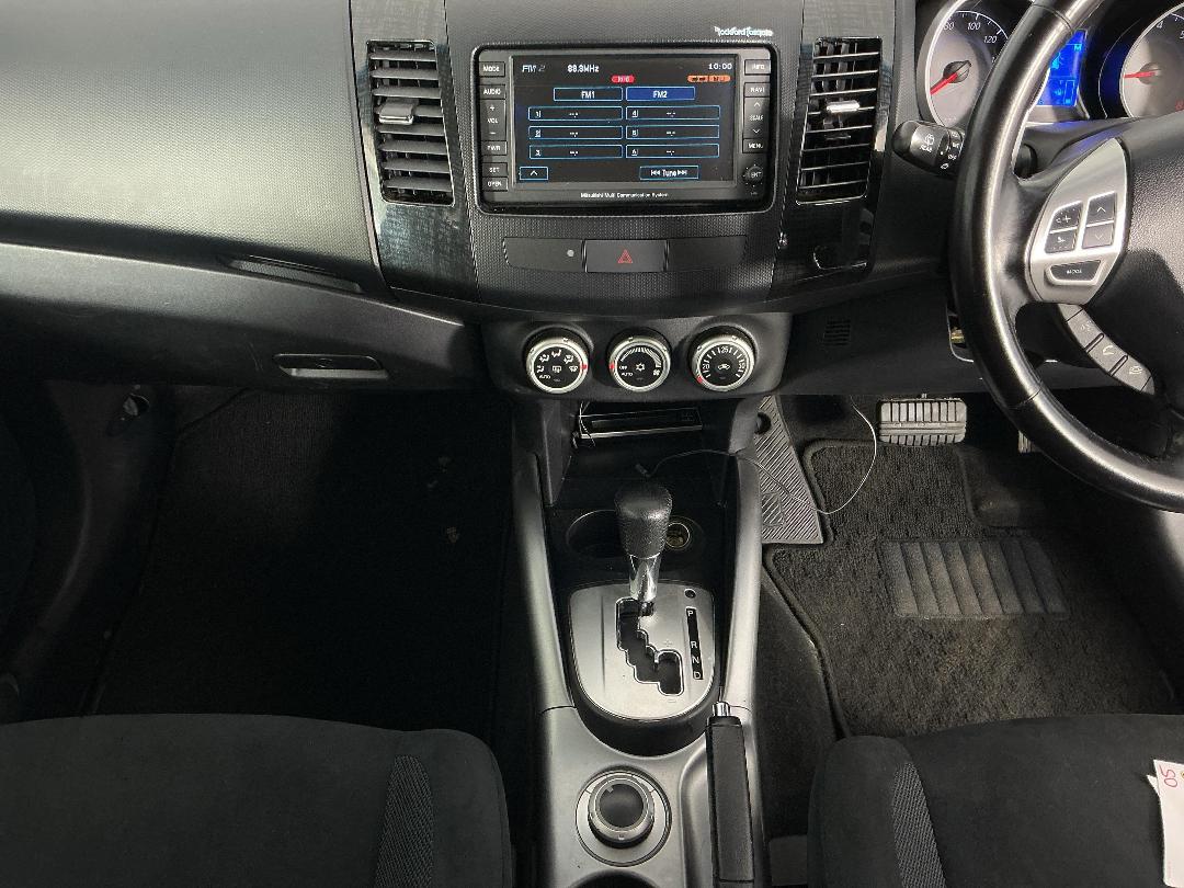 Photo '18' of Mitsubishi Outlander Photo '18' of Mitsubishi Outlander