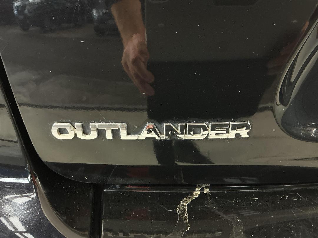 Photo '29' of Mitsubishi Outlander Photo '29' of Mitsubishi Outlander