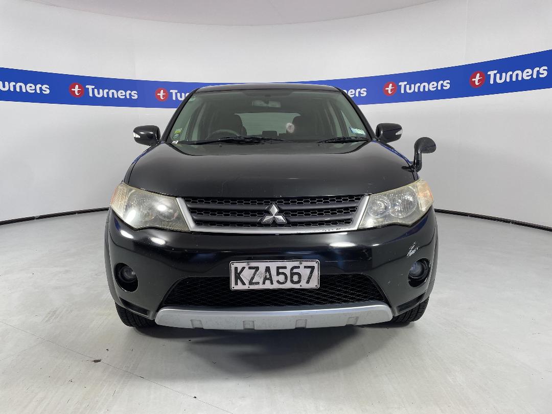 Photo '2' of Mitsubishi Outlander