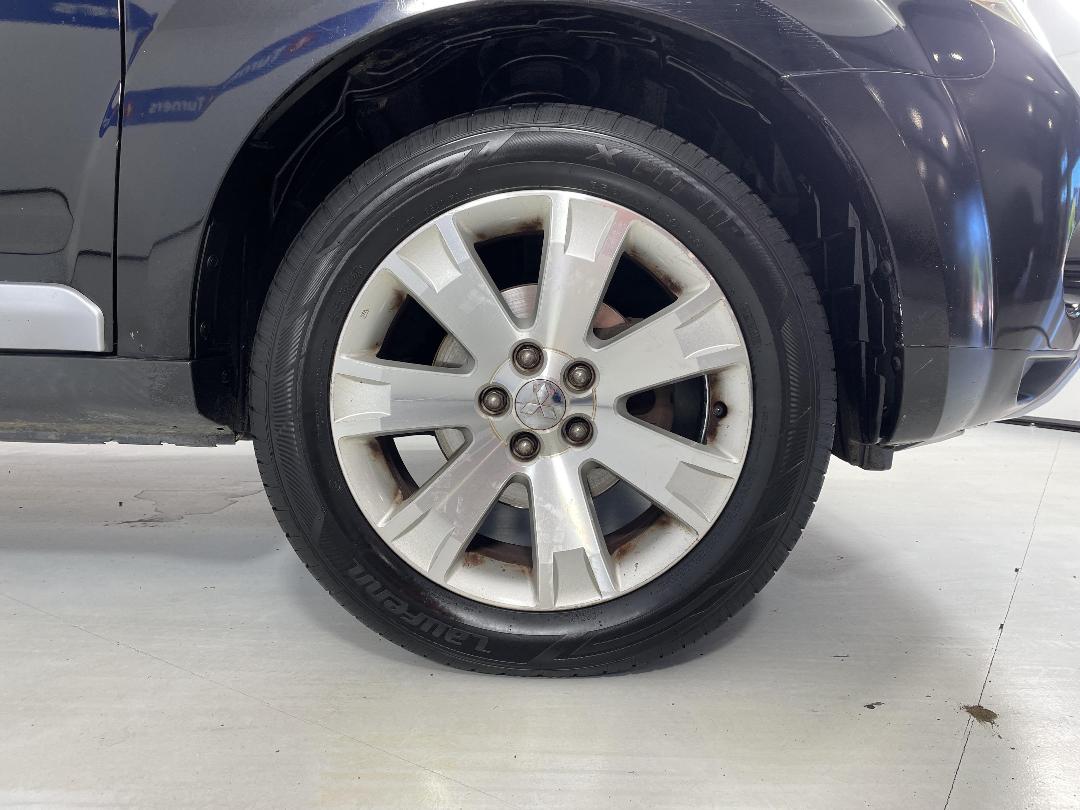 Photo '9' of Mitsubishi Outlander