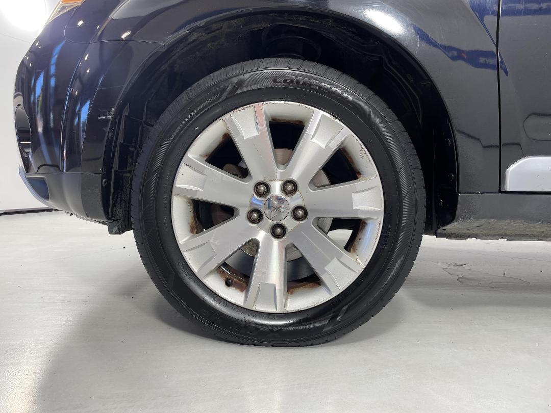 Photo '10' of Mitsubishi Outlander