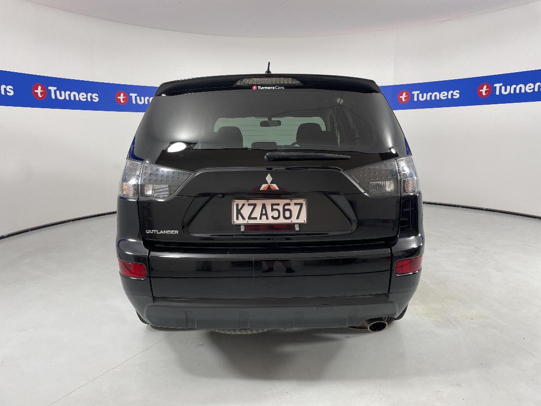 Photo '6' of Mitsubishi Outlander