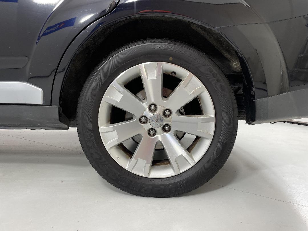 Photo '11' of Mitsubishi Outlander