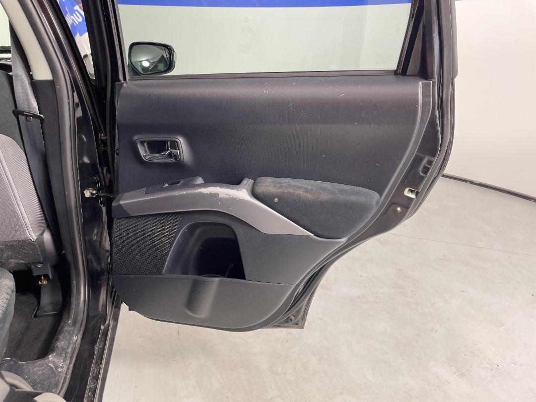 Photo '19' of Mitsubishi Outlander