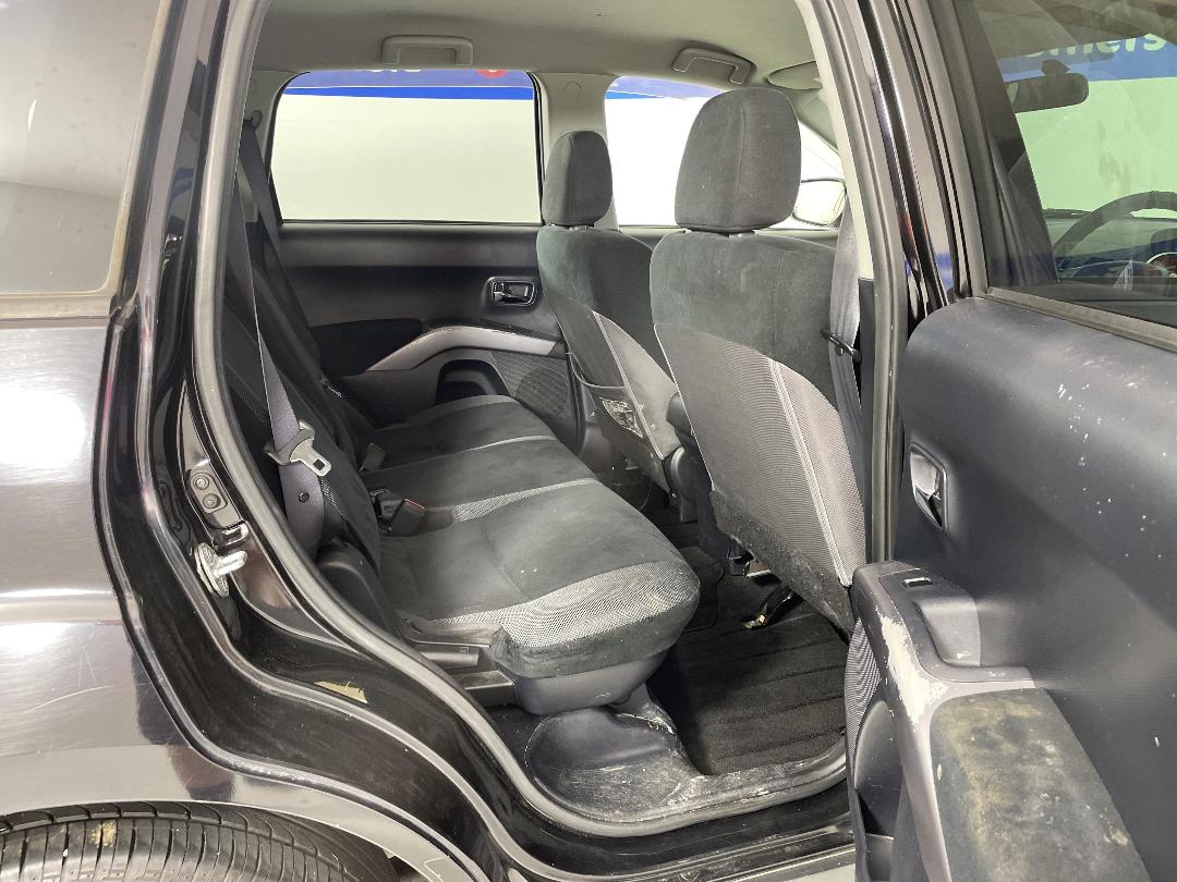 Photo '20' of Mitsubishi Outlander