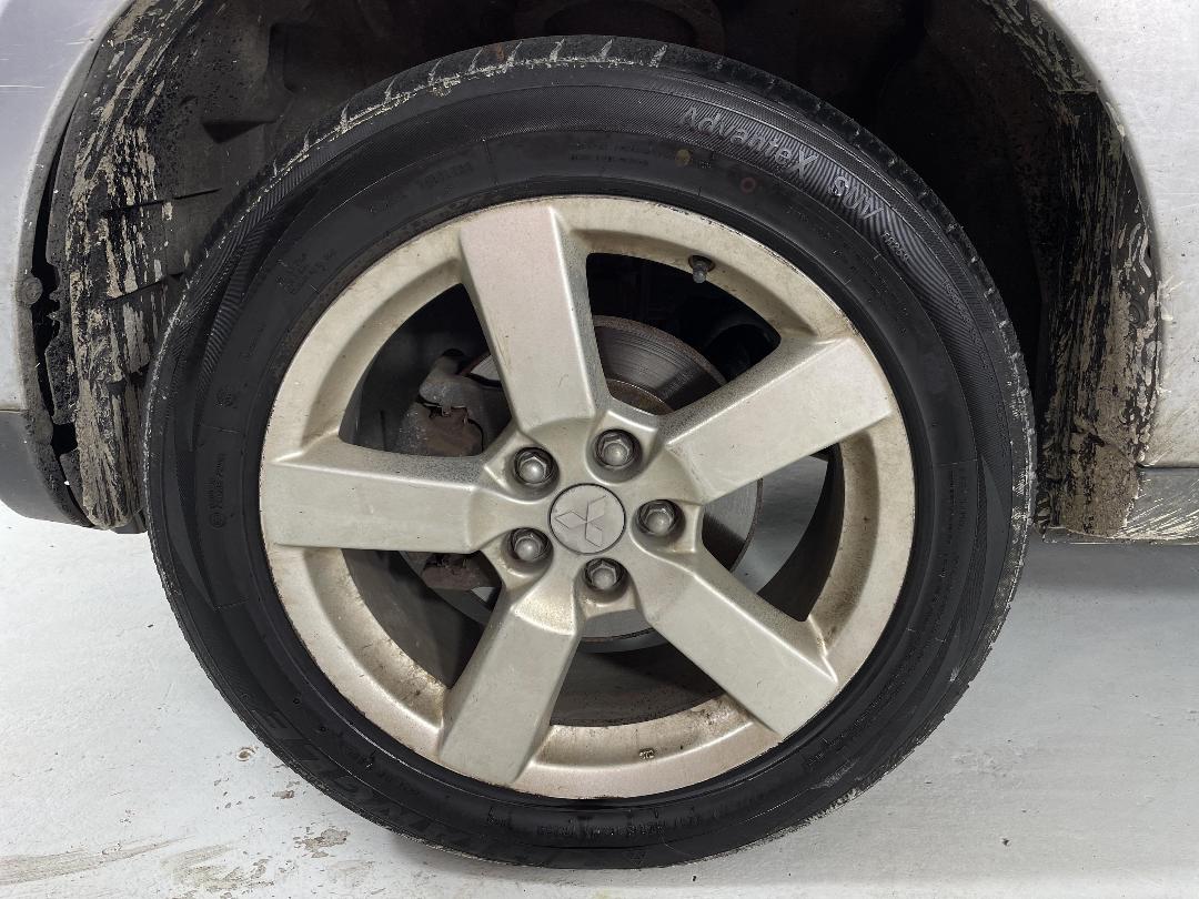 Photo '10' of Mitsubishi Outlander