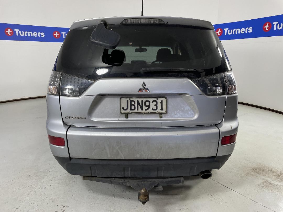 Photo '6' of Mitsubishi Outlander