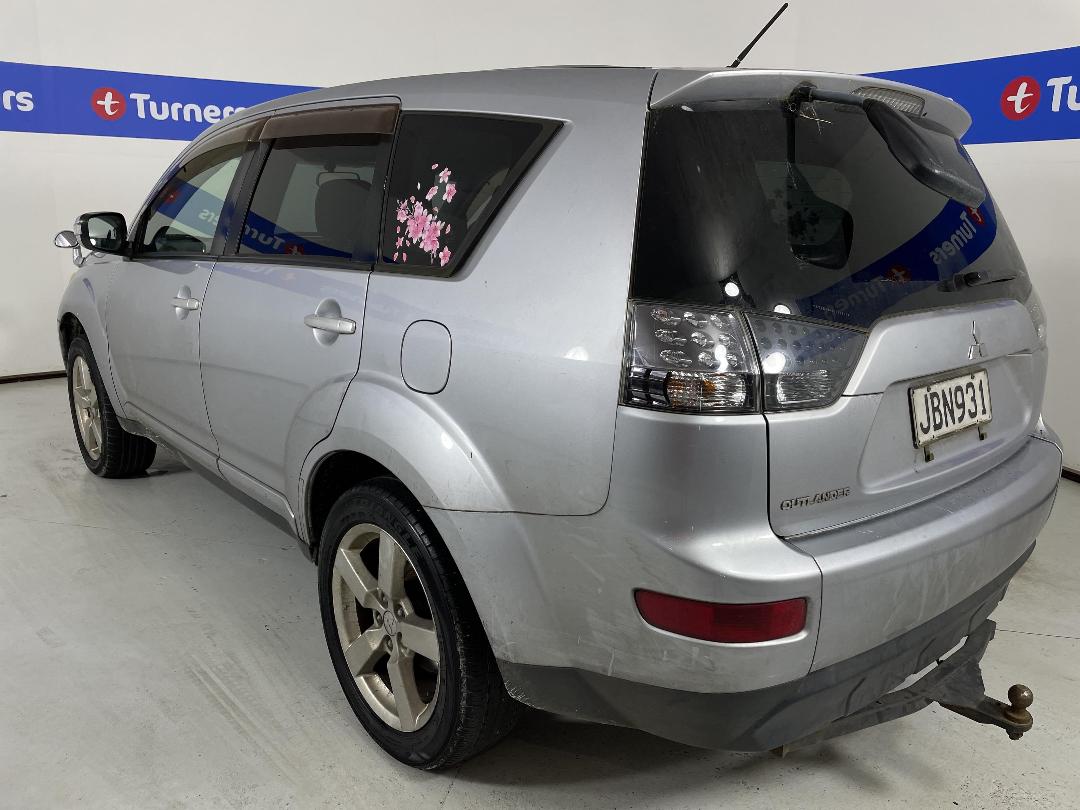 Photo '5' of Mitsubishi Outlander