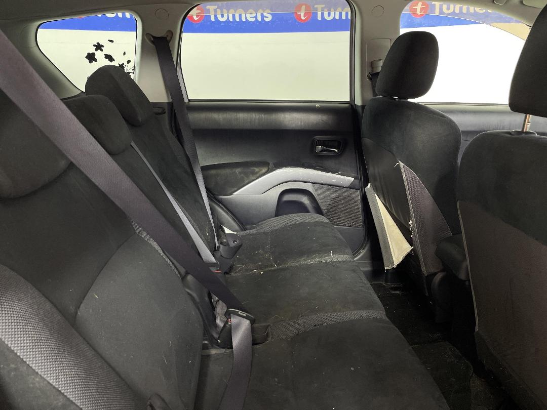 Photo '20' of Mitsubishi Outlander