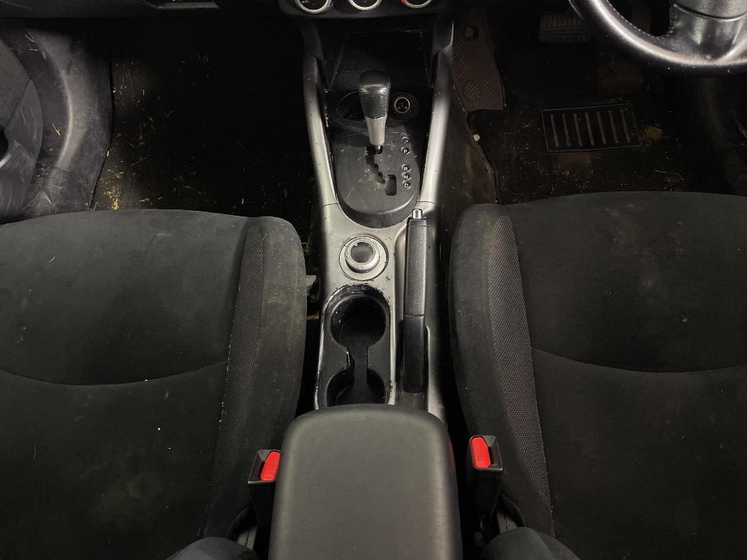 Photo '18' of Mitsubishi Outlander