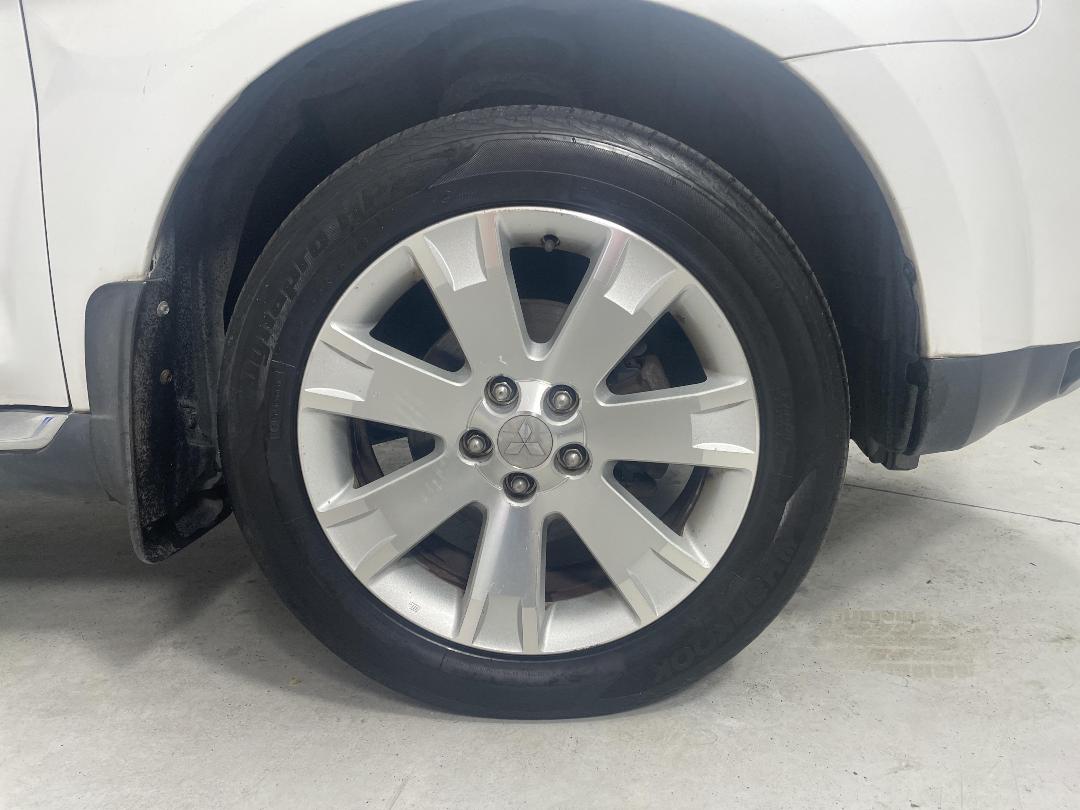 Photo '9' of Mitsubishi Outlander Photo '9' of Mitsubishi Outlander