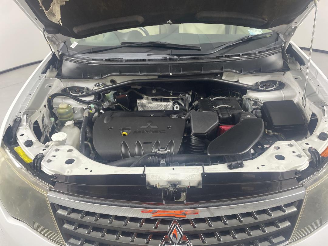 Photo '13' of Mitsubishi Outlander Photo '13' of Mitsubishi Outlander