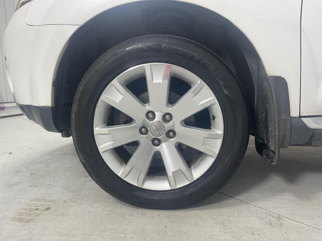 Photo '10' of Mitsubishi Outlander Photo '10' of Mitsubishi Outlander