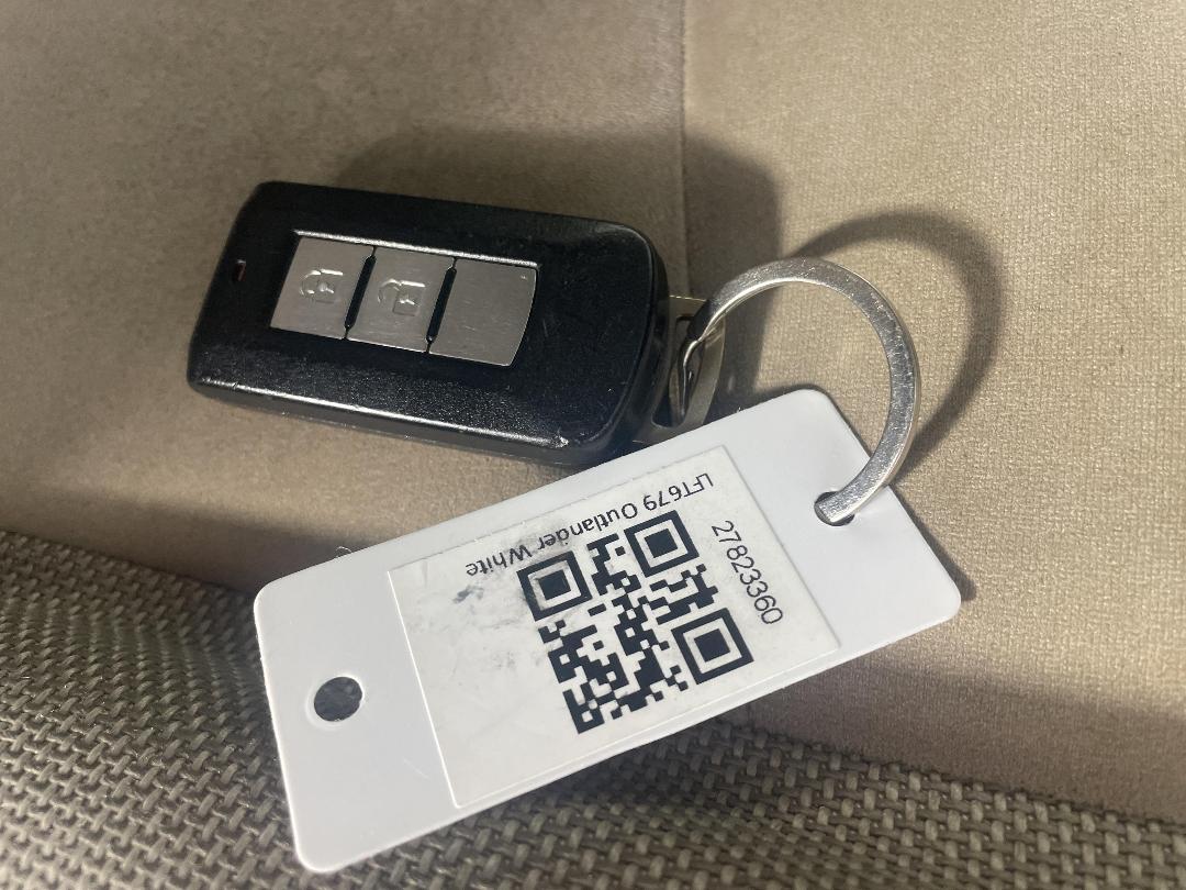 Photo '22' of Mitsubishi Outlander Photo '22' of Mitsubishi Outlander