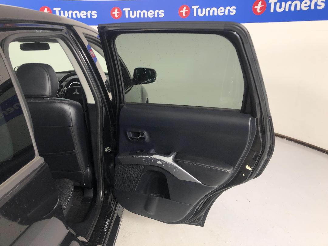 Photo '19' of Mitsubishi Outlander Photo '19' of Mitsubishi Outlander