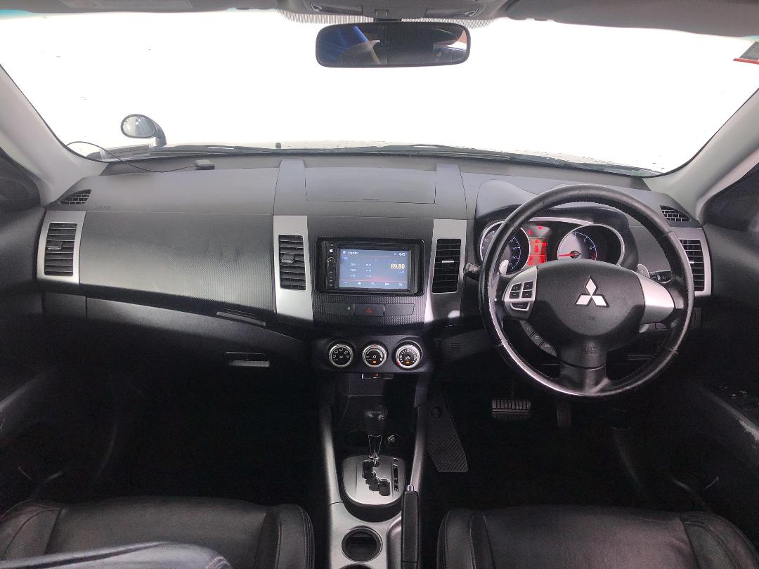 Photo '17' of Mitsubishi Outlander Photo '17' of Mitsubishi Outlander