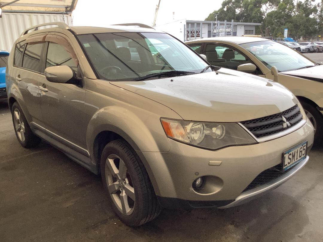 Photo '2' of Mitsubishi Outlander Photo '2' of Mitsubishi Outlander